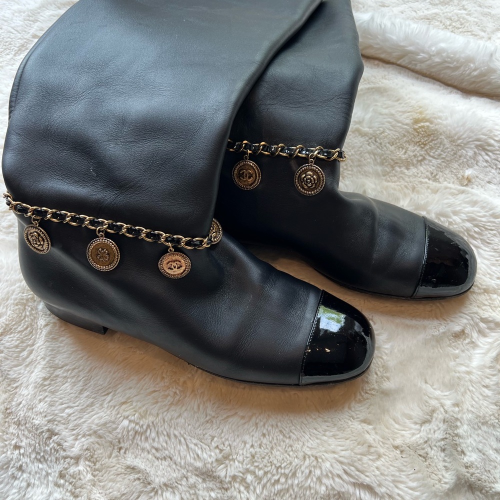 CHANEL Riding Boots 🌸 - Picture 6 of 10